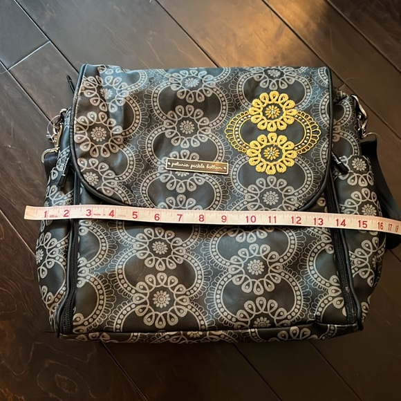 Petunia Pickle Bottom bag - Picture 11 of 12